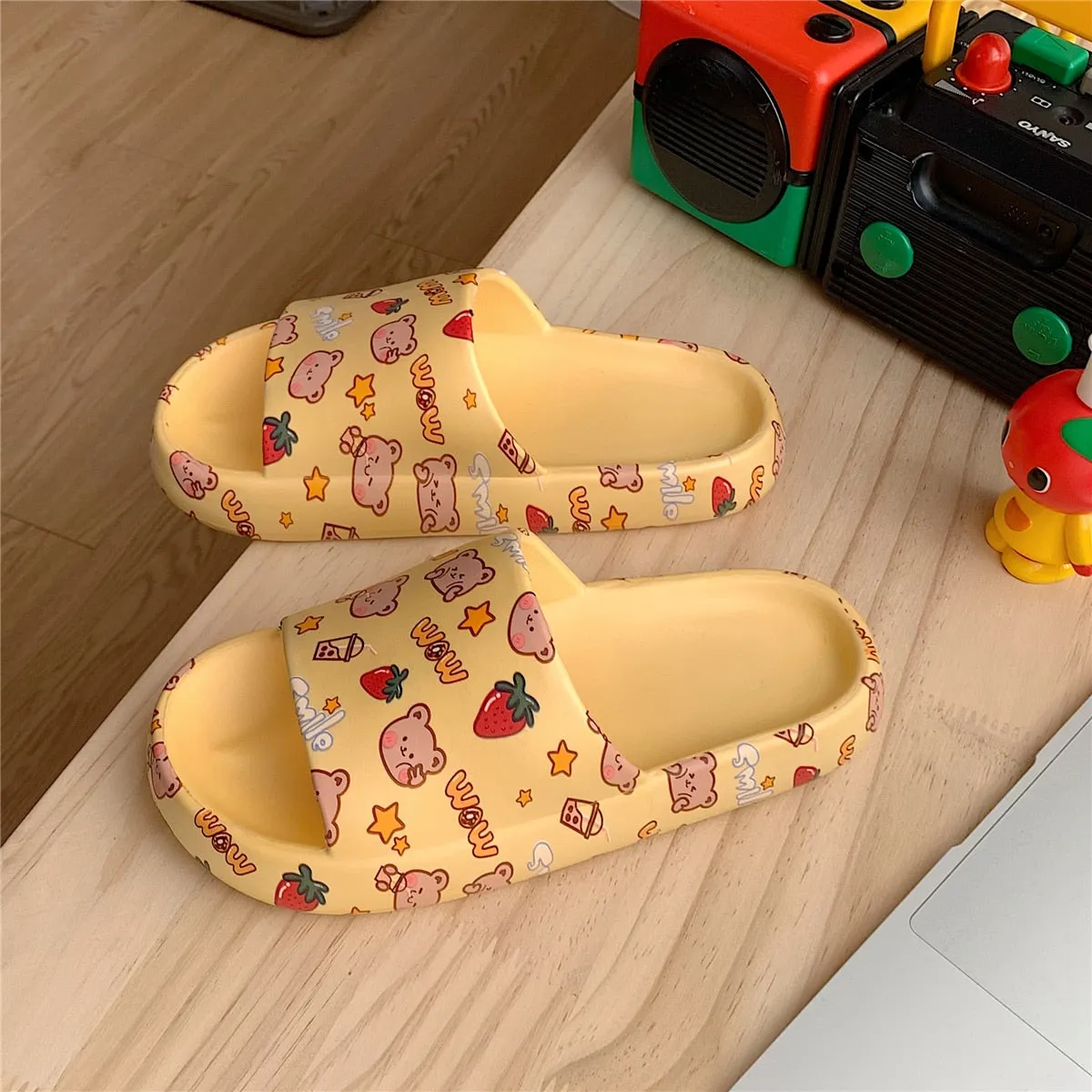 HKYC Slides Footwear